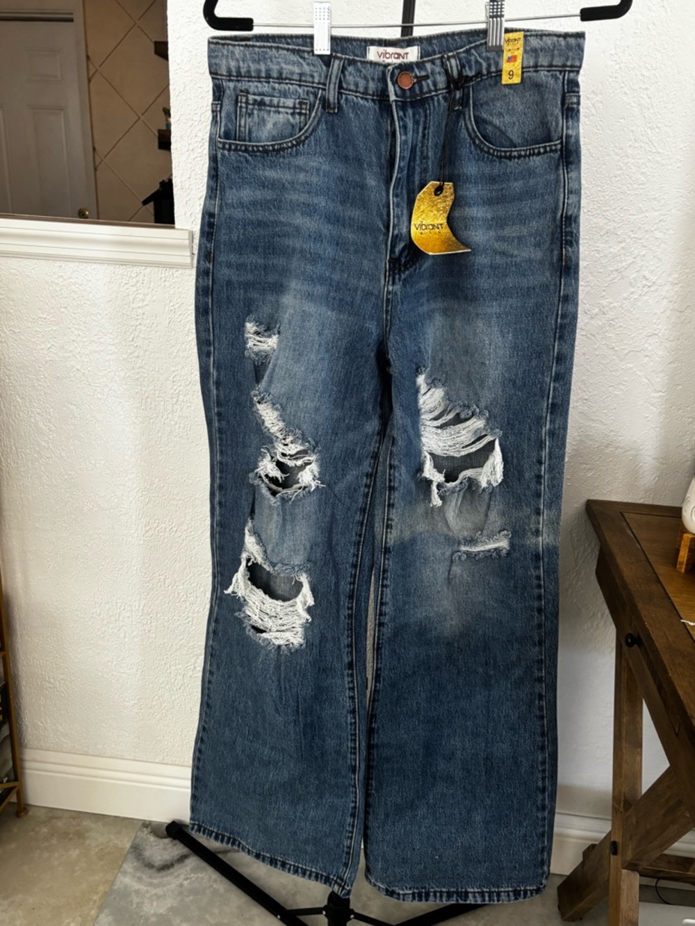 NWT Vibrant M.I.U. High Rise Distressed Wide Leg Jeans Size 9 (W28)